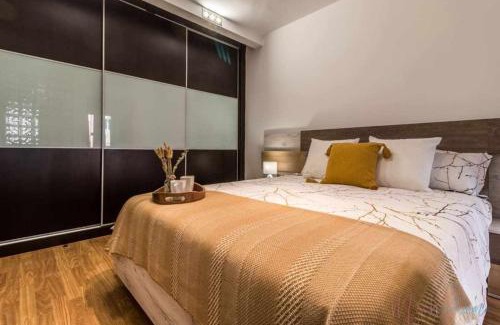 Huelva Apartment | Lujo a tu alcance con spa y garaje, pleno centro