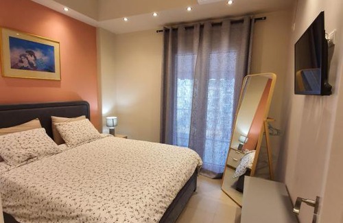 Athens Apartment | LUKAS-2 B/R LUXURIOUS FLAT WITH VERANDA