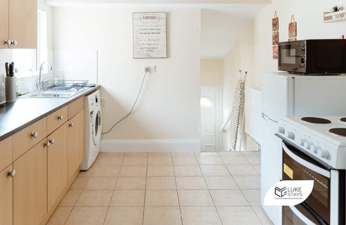 Newcastle-upon-Tyne House | Luke Stays -Whitehall Road