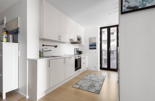 Bjørvika Apartment | Luksuriøs 2BR Leilighet på Central Oslo Barcode
