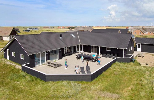 Vrist Strand House | Luksus-poolhus B5