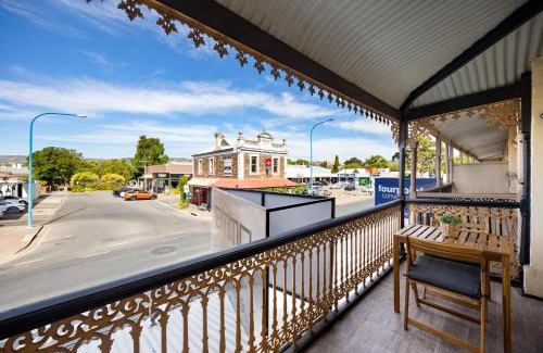 Hyde Park Apartment | Lume Outlook - Dedicated Workspace, Wi-FI, Parking