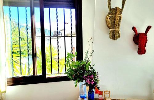 Benaocaz Apartment | Luminoso con vistas y chimenea apto mascotas