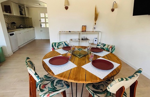 Montesquieu-des-Alberes Apartment | Luminous gîte, quiet and natural setting, cathedral ceiling living room with views of the Albères, terrace