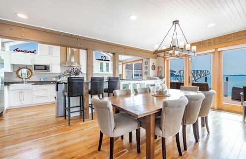 Lummi Island House | Lummi Island Waterfront Home + Boat Ramp + Bay Views