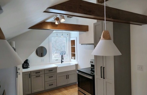 York Harbor Apartment | Luna Loft Studio