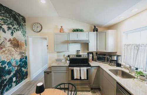 Frederick Apartment | Lune on Market Street