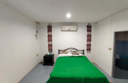 Song Phi Nong House | LungYod Guest House