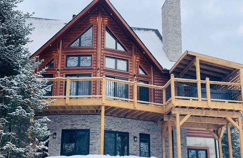 Amherst Ski Chalet | Lunord Kanata Tremblant (137 Pavillon-Kanata)