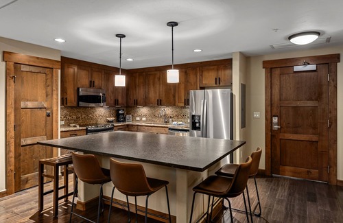 Steamboat Springs Condo | Lupine Lodge, updated, Gondola to sweep you to the Base Area, Pool/Hot Tubs, Amenities Galore!