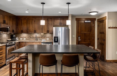 Steamboat Springs Condo | Lupine Lodge, updated, Gondola to sweep you to the Base Area, Pool/Hot Tubs, Amenities Galore!