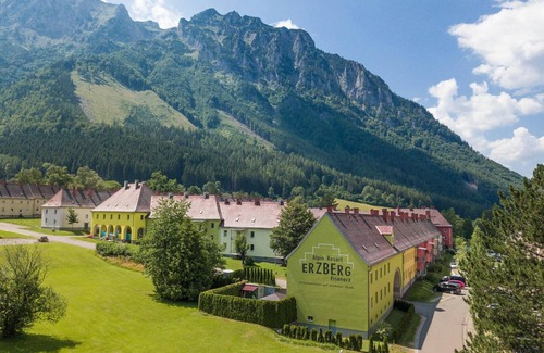 Eisenerz Apartment | Lush apartment in Styria with whirlpool