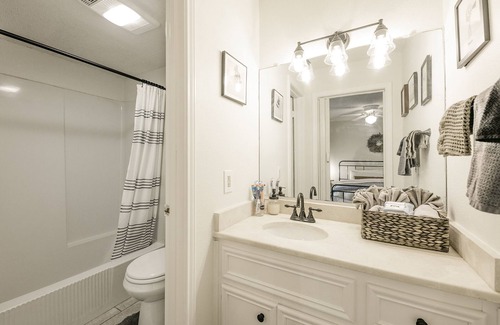 Judge's Hill Apartment | ★Lush, Enchanting Austin Oasis!★