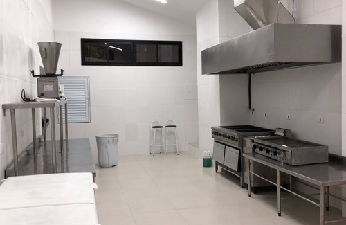 Sorocaba House | Lush Farm in front of the Dam - 13 suites and complete leisure