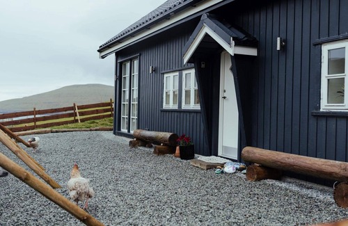 Kjellerup House | Lush farmhouse in unique location