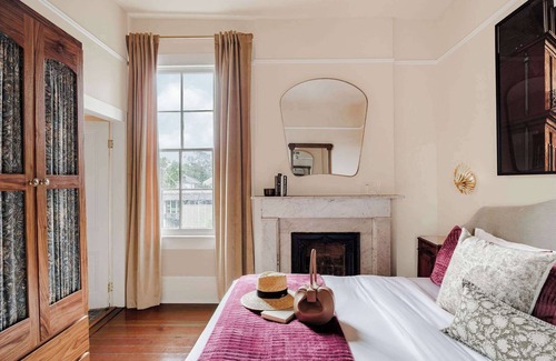 Touro Hotel | Lush Garden District Suite | Shared Outdoor Space