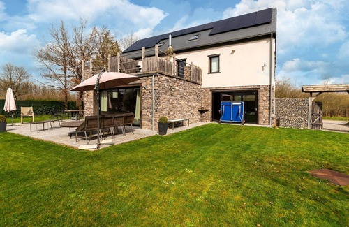 Somme-Leuze House | Lush holiday home with bubble bath and sauna