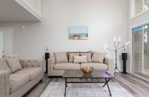 Ware House | Luster's Retreat