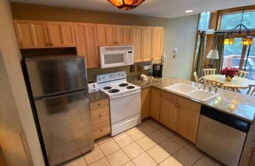 Lutsen House | Lutsen Escape | Spacious deck n` Grill Townhome