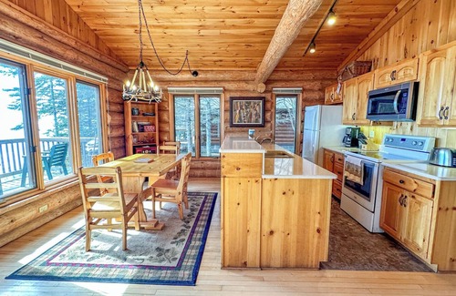 Tofte Cabin | Lutsen Log Cabin 402 on Lake Superior in Lutsen, Minnesota
