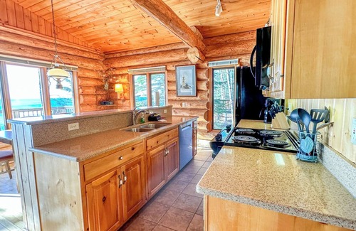 Tofte Cabin | Lutsen Log Cabin 406 on Lake Superior in Lutsen, Minnesota.