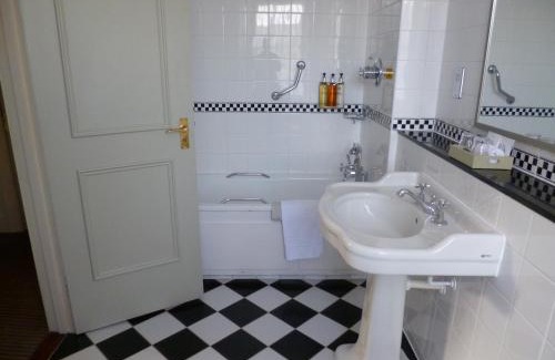 Dunster Hotel | Luttrell Arms