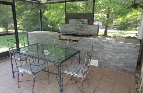 Lake Magdalene House | Lutz Cottage - Pool/Beaches/Busch Gardens/Disney/USF/Pets