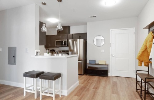 Newark Apartment | ★LUX 1 BR Apt Great Location★Parking Available