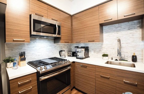 Downtown Apartment | Lux 2BD/2BTH apartment in Glendale with WiFi, fitness room, pool