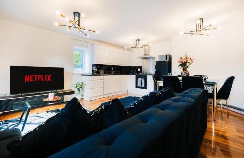 Glyndon Apartment | LUX 2BDR Flat in Woolwich I 2 Stops to Canary Wharf & Excel I Free Parking