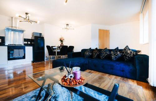 Glyndon Apartment | LUX 2BDR Flat in Woolwich I 2 Stops to Canary Wharf & Excel I Free Parking