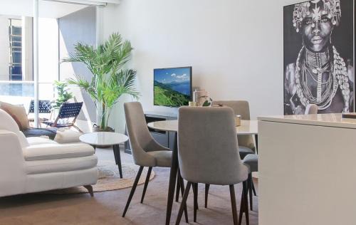 Adelaide Central Business District Apartment | Lux 2BR Apt on Hindmarsh SQ-Pool-Gym-Sauna-Parking