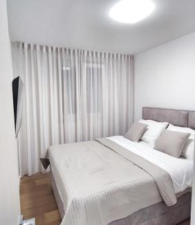 Znjan Apartment | Lux Apartman Nina&Martina' New 2025- free garage parking