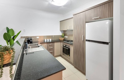 Westcourt Apartment | Lux Apartment Cairns - 9 Pools BBQ Gym
