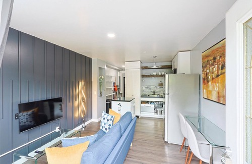 Glenham Apartment | Lux APT Your home away from home.