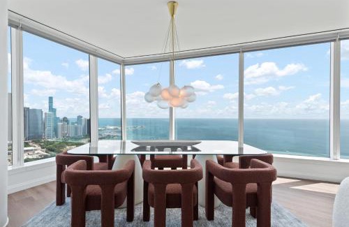 The Loop Apartment | Lux Apts with Lake Views and Top Amenities