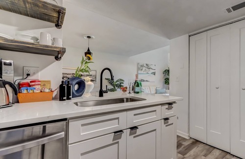Vilano Beach House | Lux Beach Cabana - Close to Beach & Restaurants