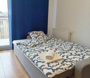 Pruszkow Apartment | Lux Corner Park przestronne mieszkanie z klimatyzacją i podziemnym garażem