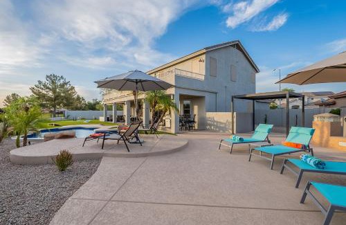 Augusta Ranch House | Lux Golf Course Oasis Pool, Putt-putt & 4 Kings!