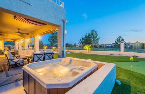 Augusta Ranch House | Lux Golf Course Oasis Pool, Putt-putt & 4 Kings!