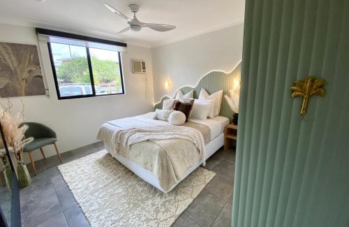 Cairns North Apartment | Lux in the City 1 Bedroom Apt with Pool Sleeps 3
