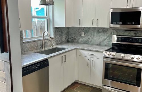 Lake Worth House | Lux Life - Pool, Sauna, Chill Vibes - Walk to the water & downtown!