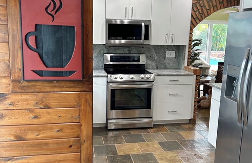 Lake Worth House | Lux Life - Pool, Sauna, Chill Vibes - Walk to the water & downtown!