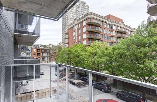 Shaughnessy Village Apartment | Luxe 1BR Apt with Balcony, Near Place des Arts
