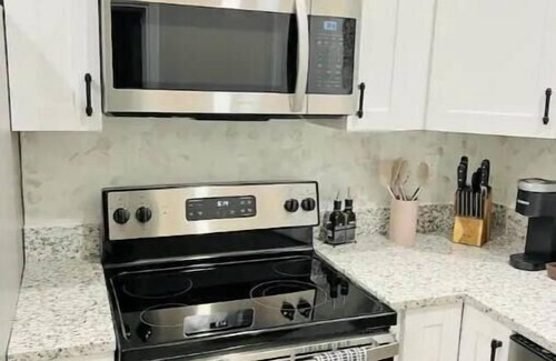 Shockoe Bottom Apartment | Luxe 2BR 2BA Apt - Historic Church Hill - RIC - A Diamond Property