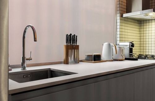 North Bondi Apartment | Luxe 2BR w/Smart TV Steps from Bondi Beach