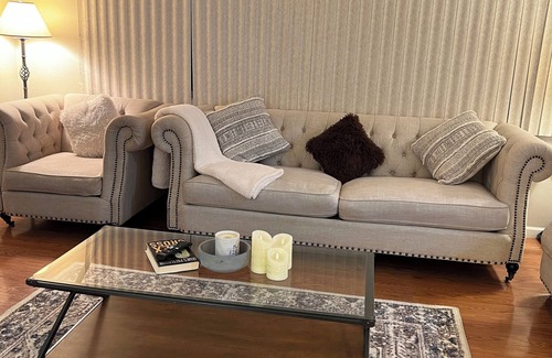 Westchester House | LUXE 3 BR, 2 BA + Hot Tub