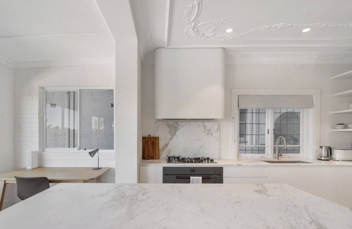 Darling Point Apartment | Luxe 3BR Full-Floor Suite w/Views | Darling Point