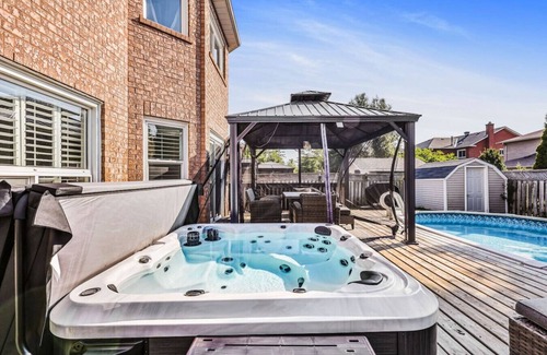 Whitby House | Luxe 4BR Retreat w/Heated Pool, Hot Tub & BBQ