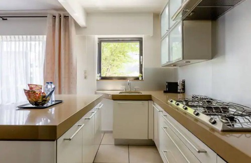 Wilrijk Apartment | Luxe apt with parking & garden in wilrijk antwerp